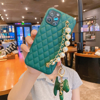 Original Custom Color Pearl chain fragrance diamond style Silicone Shockproof Protective Phone Case For IPhone